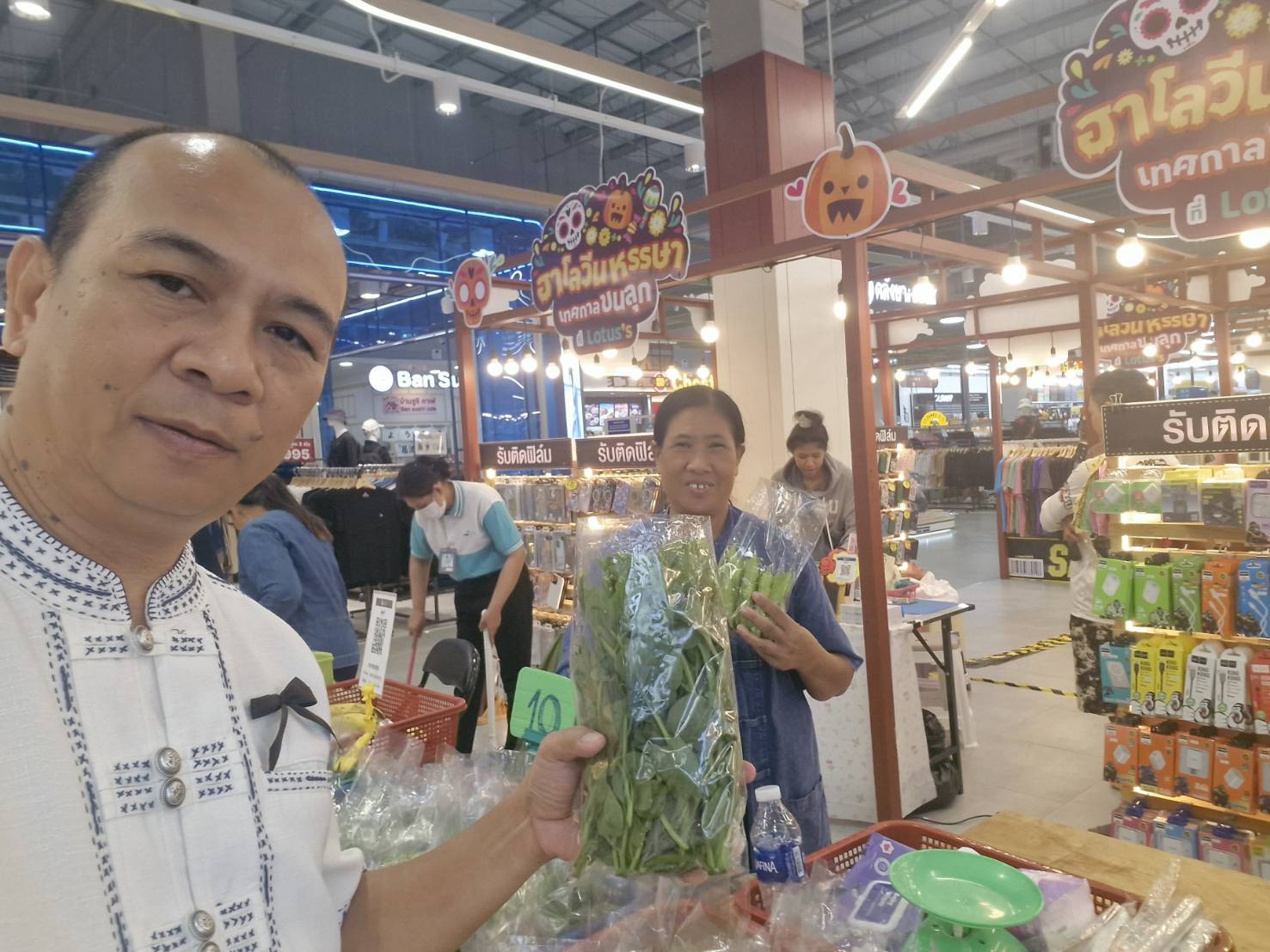 อำเภอชัยบาดาล โดยสำนักงานพัฒนาชุมชนอำเภอชัยบาดาล จัดกิจกรรม OTOP CHAIBADAN สร้างสุขให้ชุมชน "OTOP คนละครึ่ง พลัส” ช่วงที่2 ระหว่างวันที่ 3 - 7 พฤศจิกายน 2568