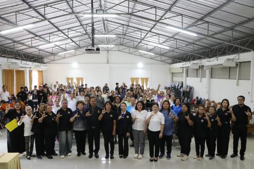 สำนักงานพัฒนาชุมชนอำเภอชัยบาดาล เข้าร่วมประดิษฐ์ดอกไม้จันทน์ เพื่อน้อมถวายความอาลัยถวายพระเพลิงพระบรมศพ สมเด็จพระนางเจ้าสิริกิติ์ พระบรมราชินีนาถ พระบรมราชชนนีพันปีหลวง🤍